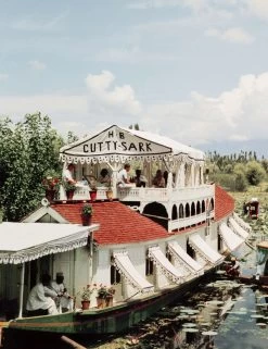 Jhelum River Photography Print By Slim Aarons -Wall Decoration Shop 236283 001 DET 2