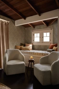 Morris & Co. Apple Wallpaper -Wall Decoration Shop PillowGallery2 15399 V1