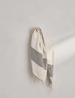 Olo Wall Hook By SIN Ceramics -Wall Decoration Shop SinCeramicsOloWallHook Speckled 1666 SITECROP